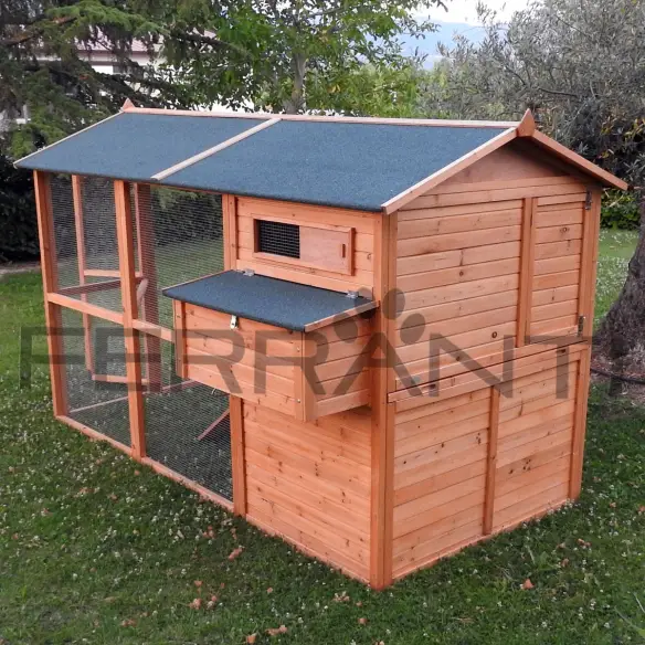 Arrière de poulailler en bois avec tiroir à déjections