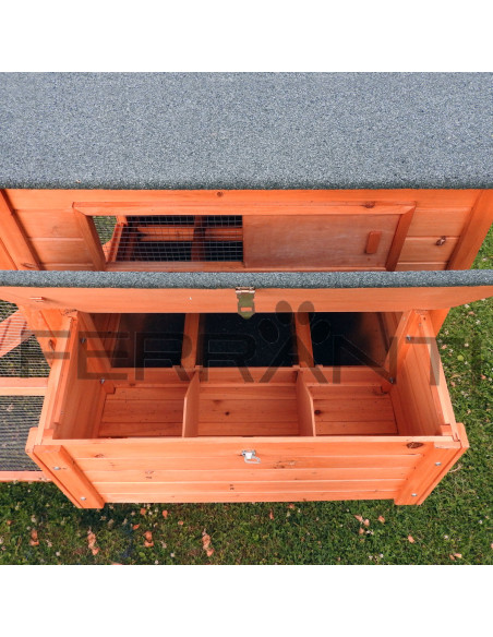 Nid triple dans poulailler en bois pour 10 poules