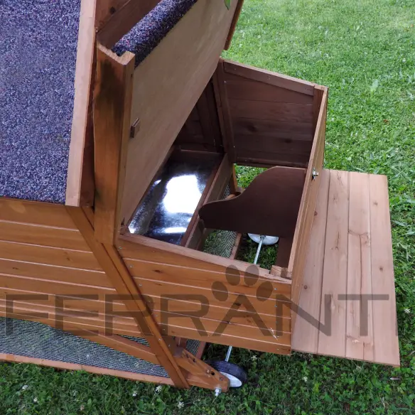 Nid double dans poulailler mobile sur roues pour 4 poules