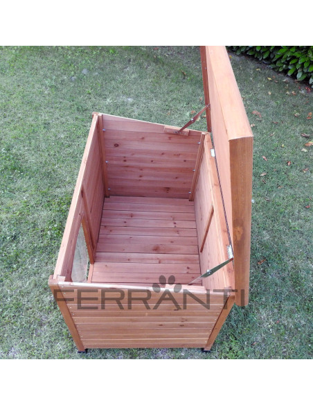 Intérieur de niche en bois pour chien de taille moyenne