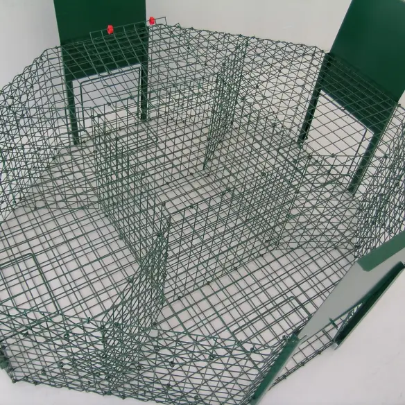 Piège pour pies corbeaux et corvidés modèle Larsen à 4 entrées