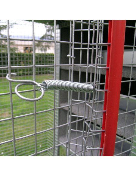 Porte d’accès du pigeonnier volière pour pigeons