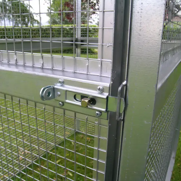 Verrou de fermeture de la volière extérieure pour oiseaux