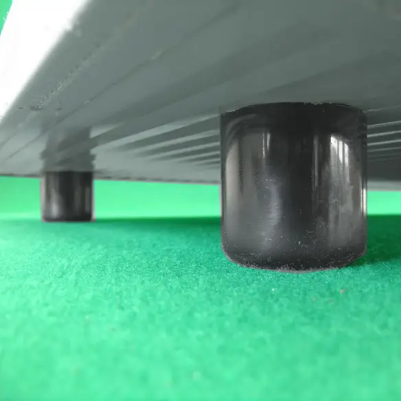 Pieds surélevés du banc de couchage pour chien