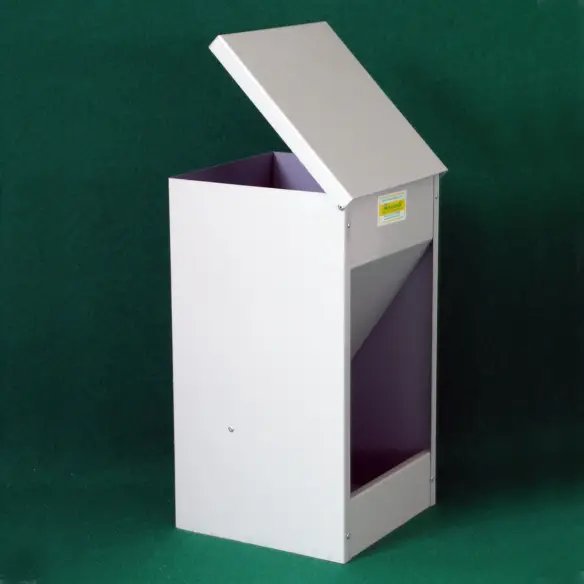 Ouverture de la mangeoire pour chien à trémie