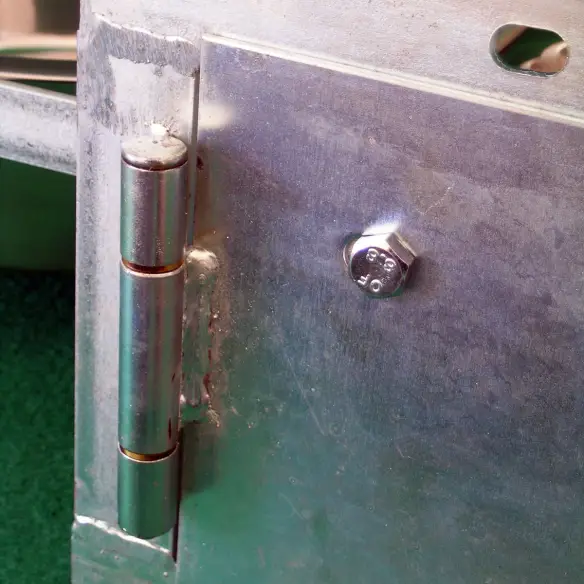 Axe de rotation de la gamelle pivotante pour chien