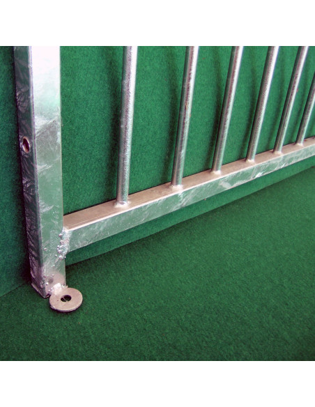 Fixation au sol du panneau à barreaux pour chenil Fixation au sol du panneau à barreaux pour chenil