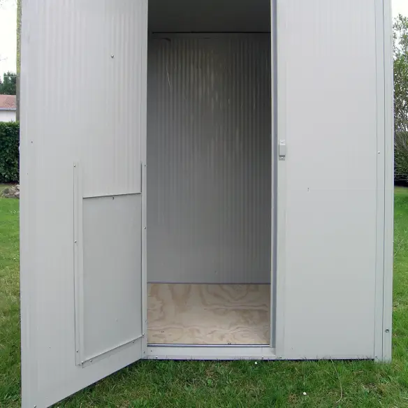 Intérieur de la niche avec plancher surélevé