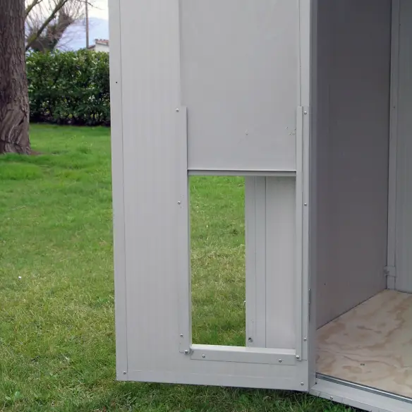 Intérieur de la niche avec plancher surélevé