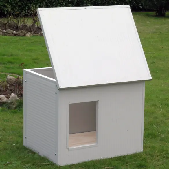 Toit ouvrant de la niche blanche pour chien