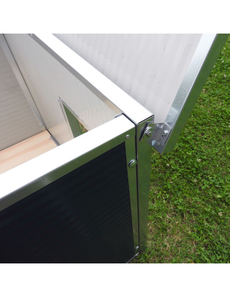 Détail du toit ouvrant de la niche verte