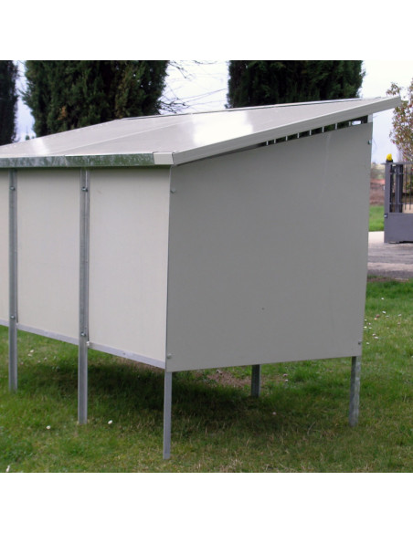 Arrière du box d’attente pour chien