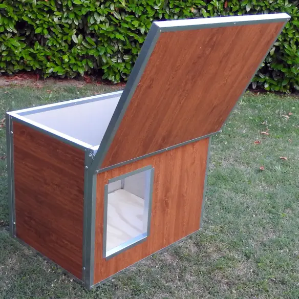 Niche extérieure isolée pour petits chiens effet bois