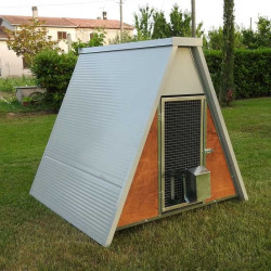 Petit Poulailler pour 8 Poules Isolé pour l'Hiver avec Fond Surélevé